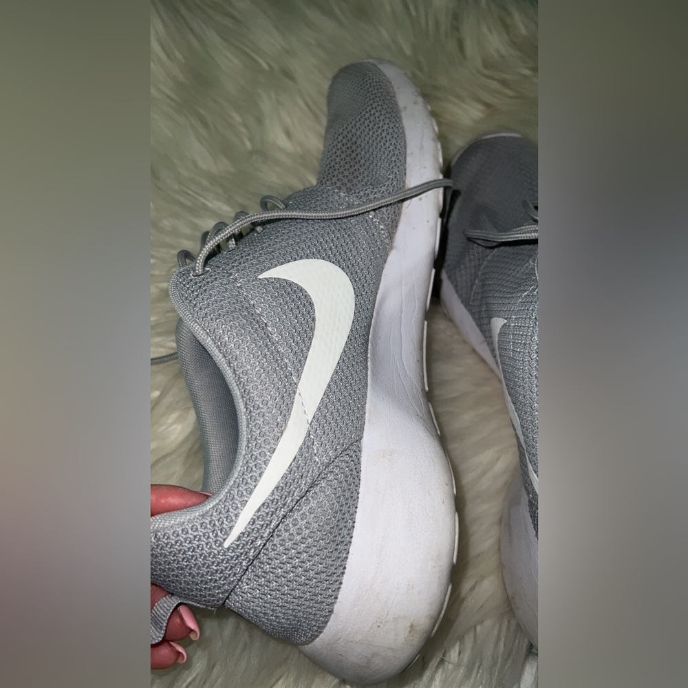 Worn a few times! Nike Mens Roshe One Premium Sneaker Size 11 - Picture 6 of 8